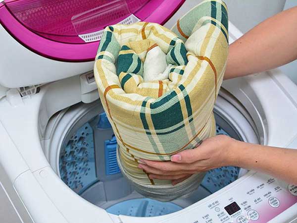 cách giặt gối bằng máy giặt